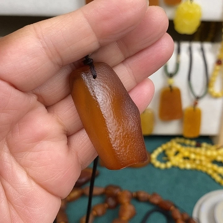 Y***i蜜蜡未镶嵌珠宝奇石吊坠
