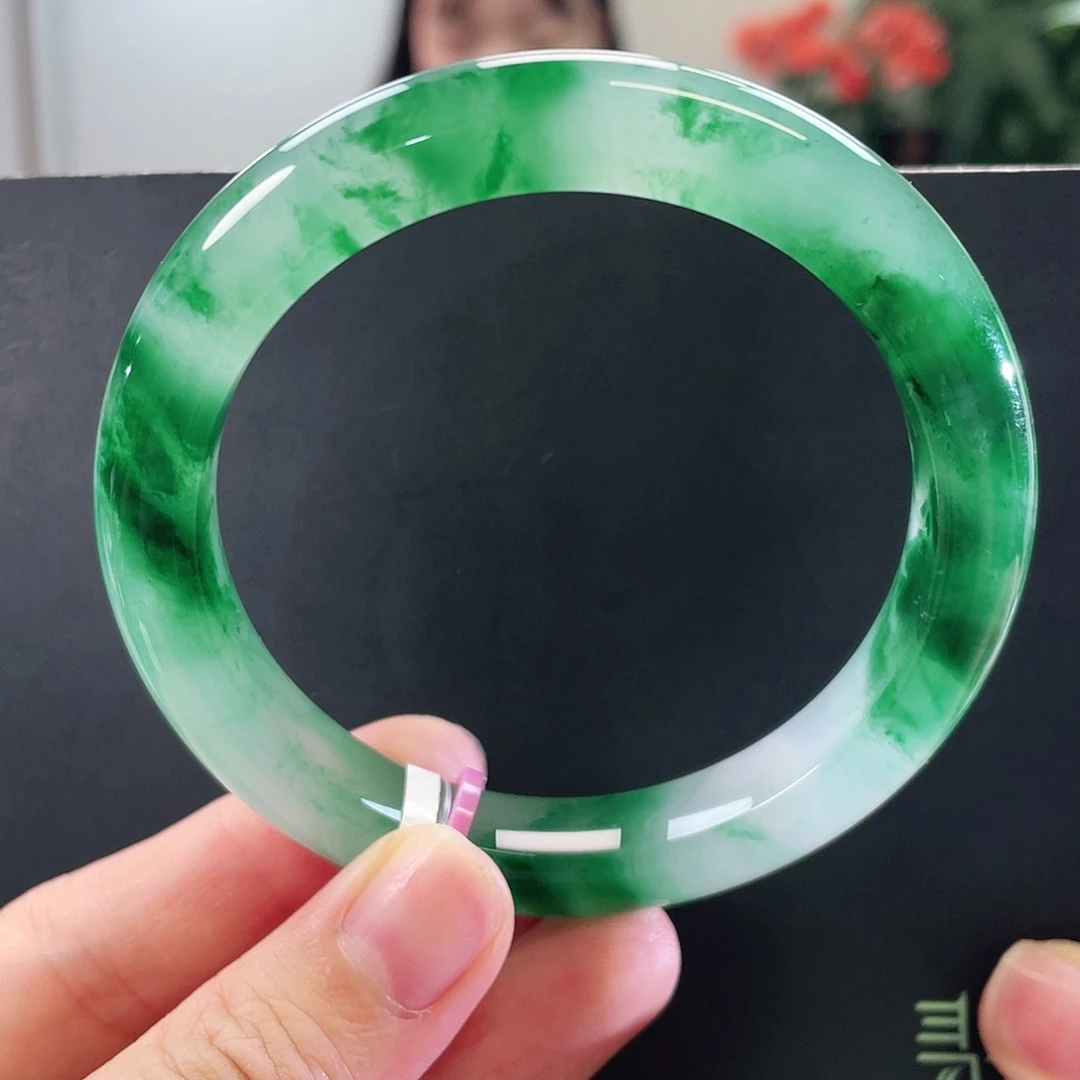 未镶嵌手镯石英质玉