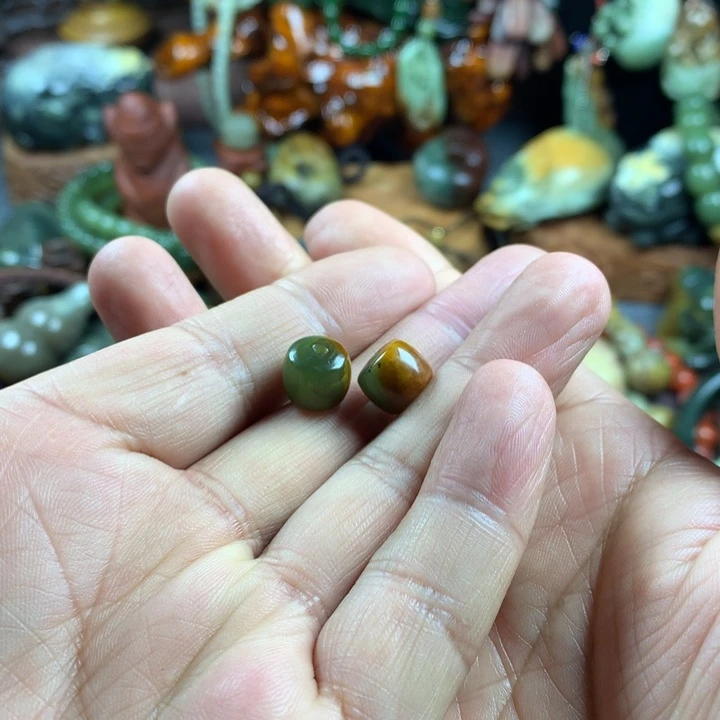 岫岩河磨玉（透闪石质玉）吊坠未镶嵌自***的