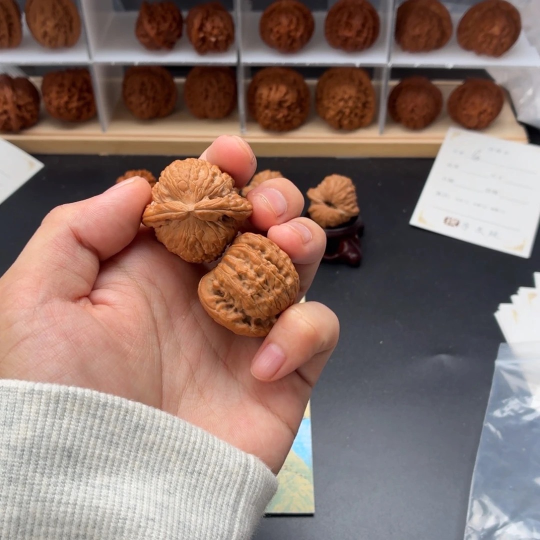 文玩核桃把件mini球白36全品
