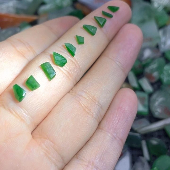 定制翡翠未镶嵌天然翡翠