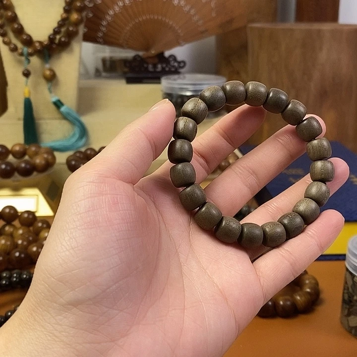 檀香木老山檀香阴沉桶珠10-11手串