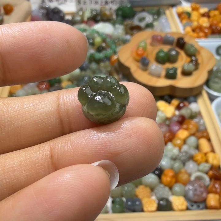 和田玉未镶嵌珠宝半成品