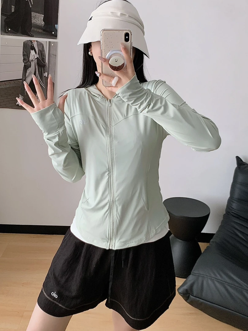 ALO连帽立裁显瘦防晒外套