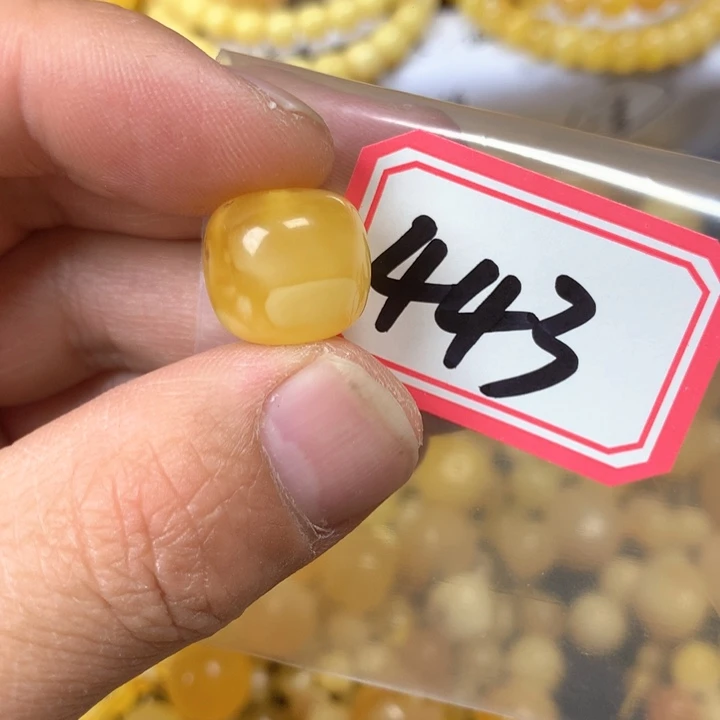 琥珀未镶嵌珠宝奇石15