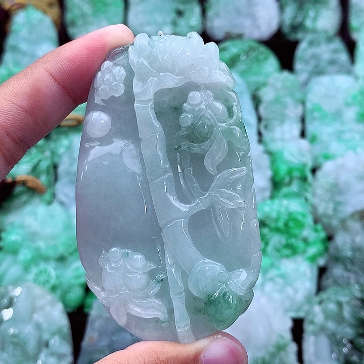 吊坠(不含链)未镶嵌翡翠