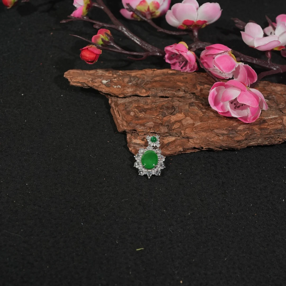 11.14香港王老板-翡翠吊坠7v845