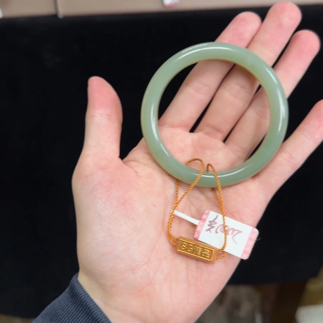 和田玉未镶嵌手镯57