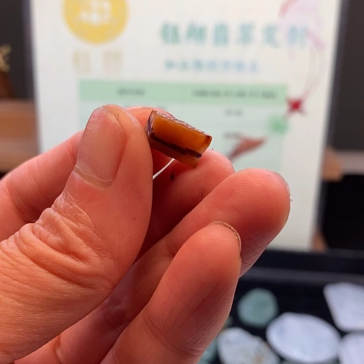 翡翠未镶嵌颈饰缅甸翡翠A货边角