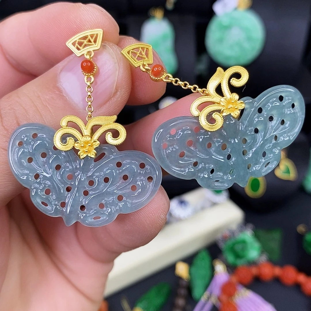 颈饰未镶嵌翡翠耳饰