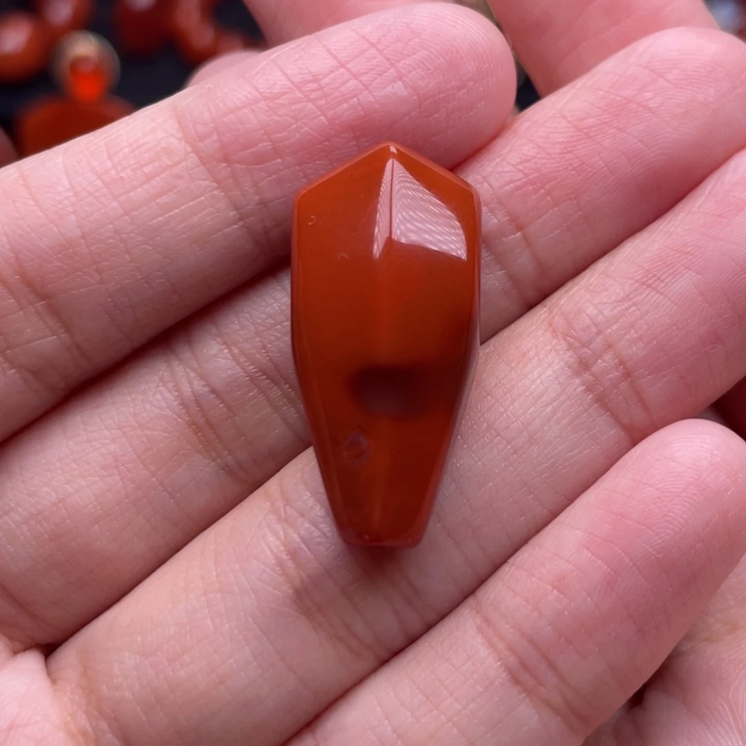 名***哈南红玛瑙未镶嵌珠宝奇石三通14mm