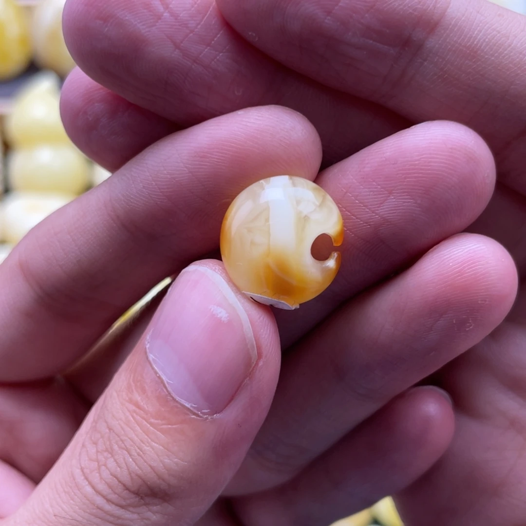 琥珀未镶嵌裸石蜜蜡