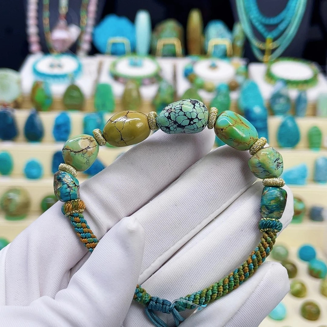 绿松石未镶嵌颈饰