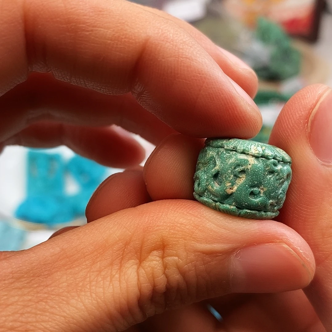 绿松石未镶嵌珠宝奇石