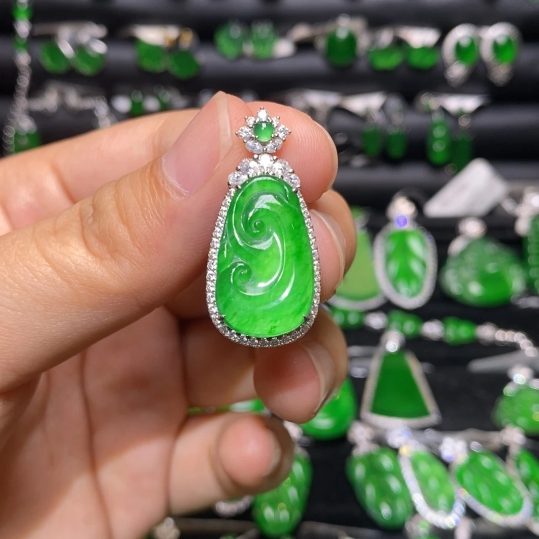 翡翠18K金镶嵌吊坠(不含链)天然翡翠