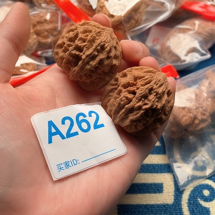 文玩核桃把件虎头
