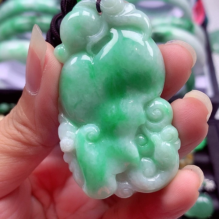 翡翠未镶嵌颈饰翡翠