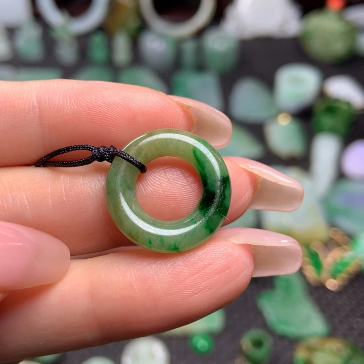 翡翠挂件未镶嵌清