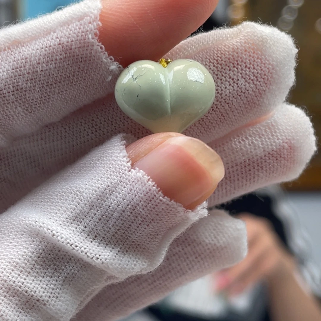 绿松石未镶嵌挂件