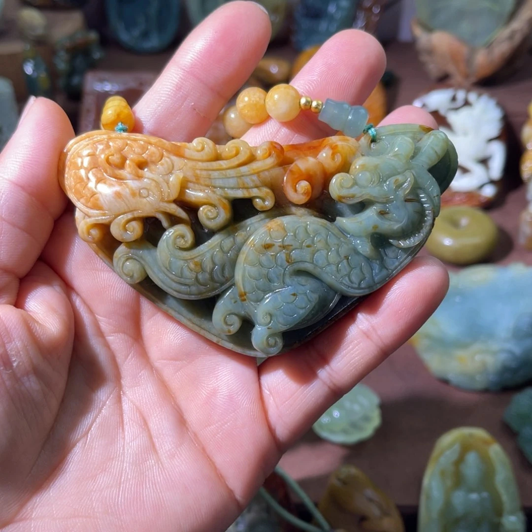 蛇纹石玉未镶嵌颈饰
