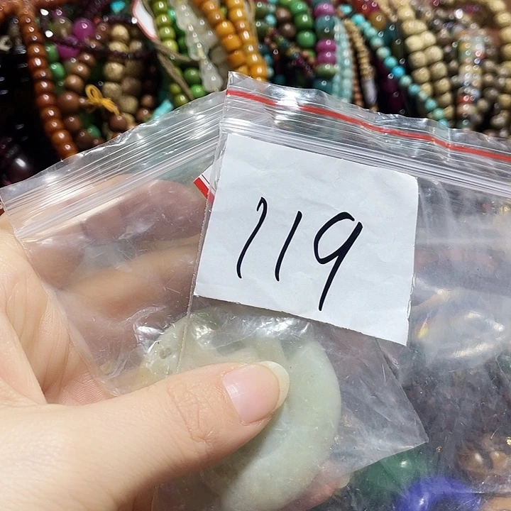 妞***琉璃/树脂/塑料类