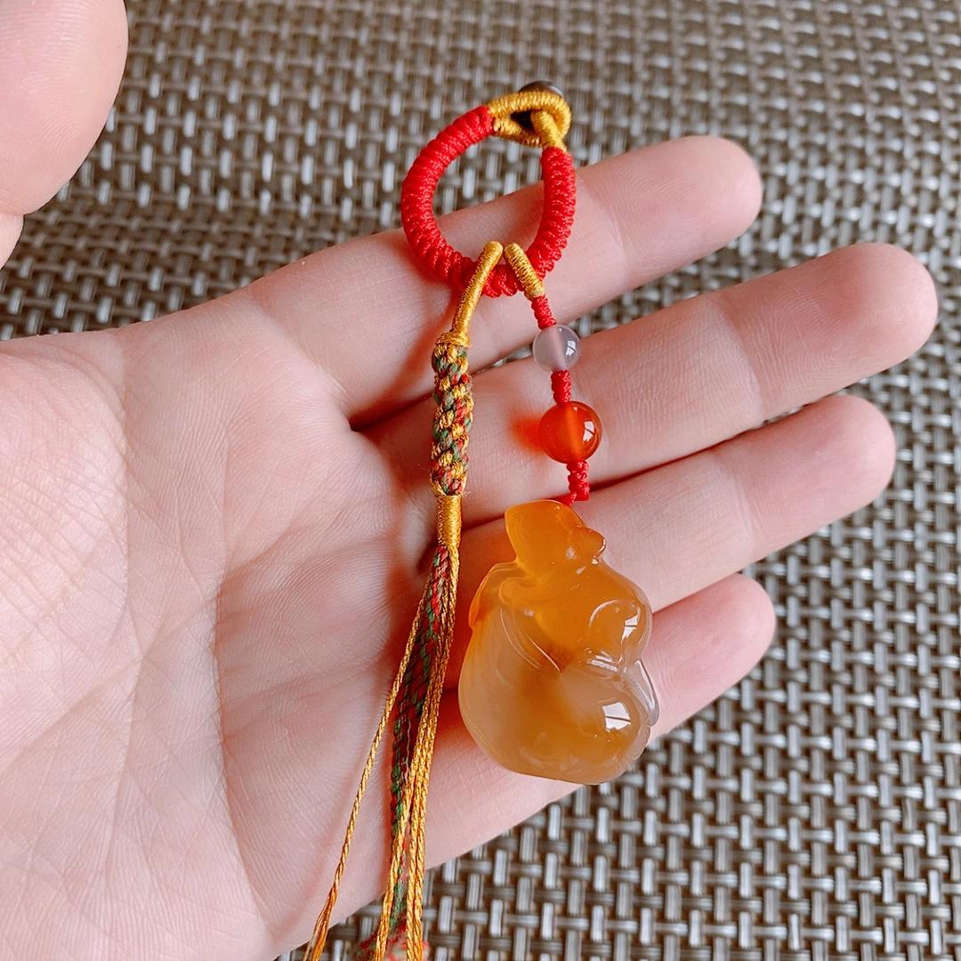 天然江料北红玛瑙蜜糖色小老鼠吊坠男女同款生肖鼠吊坠冰透油润