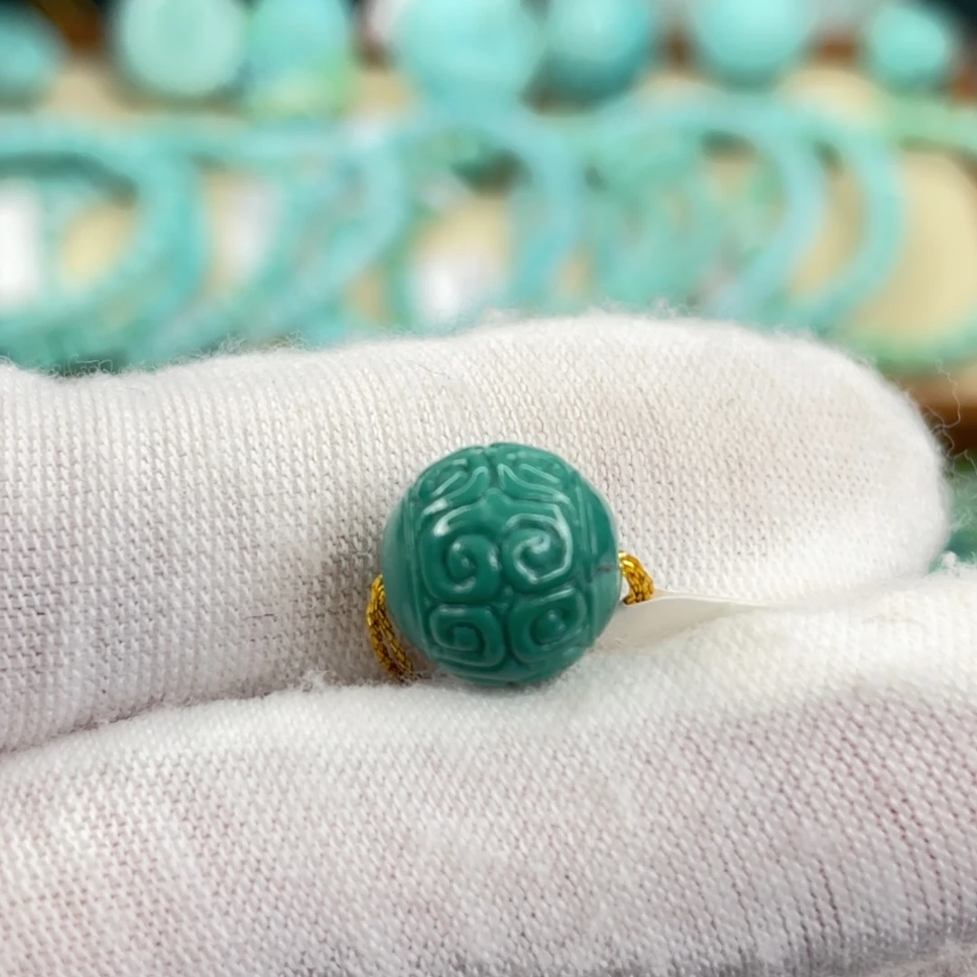 绿松石未镶嵌颈饰