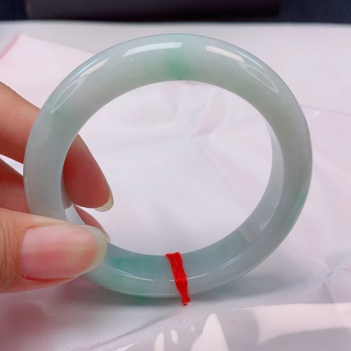 翡翠未镶嵌手镯52圈