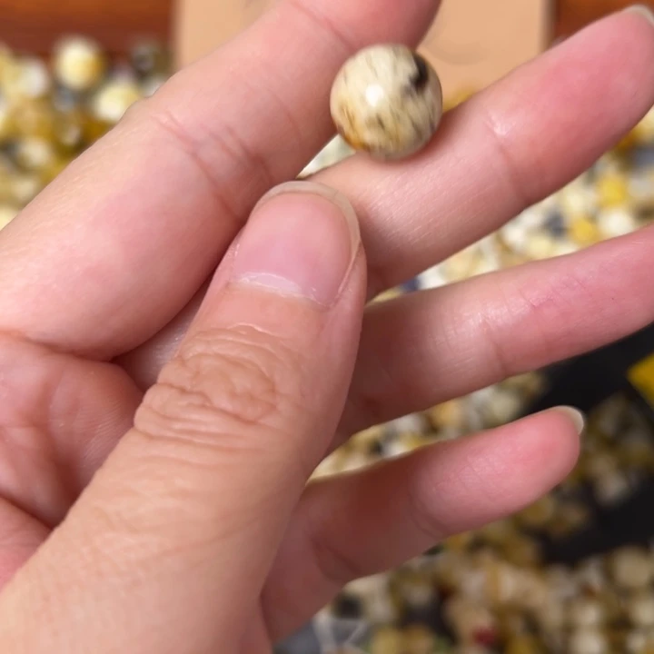 蜜蜡未镶嵌裸石12.2mm一个