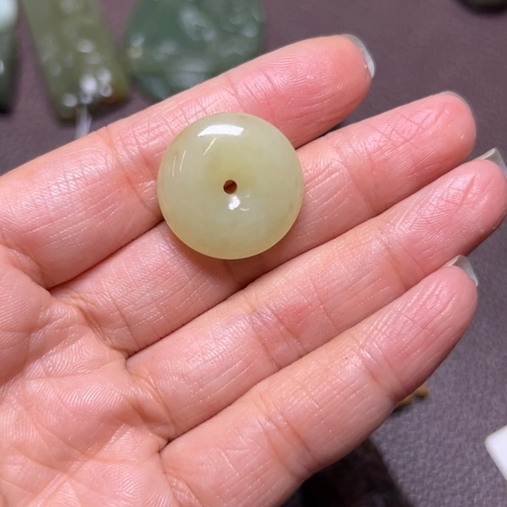 岫岩河磨玉（透闪石质玉）未镶嵌颈饰