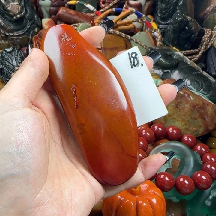 未镶嵌透闪石质玉珠宝奇石
