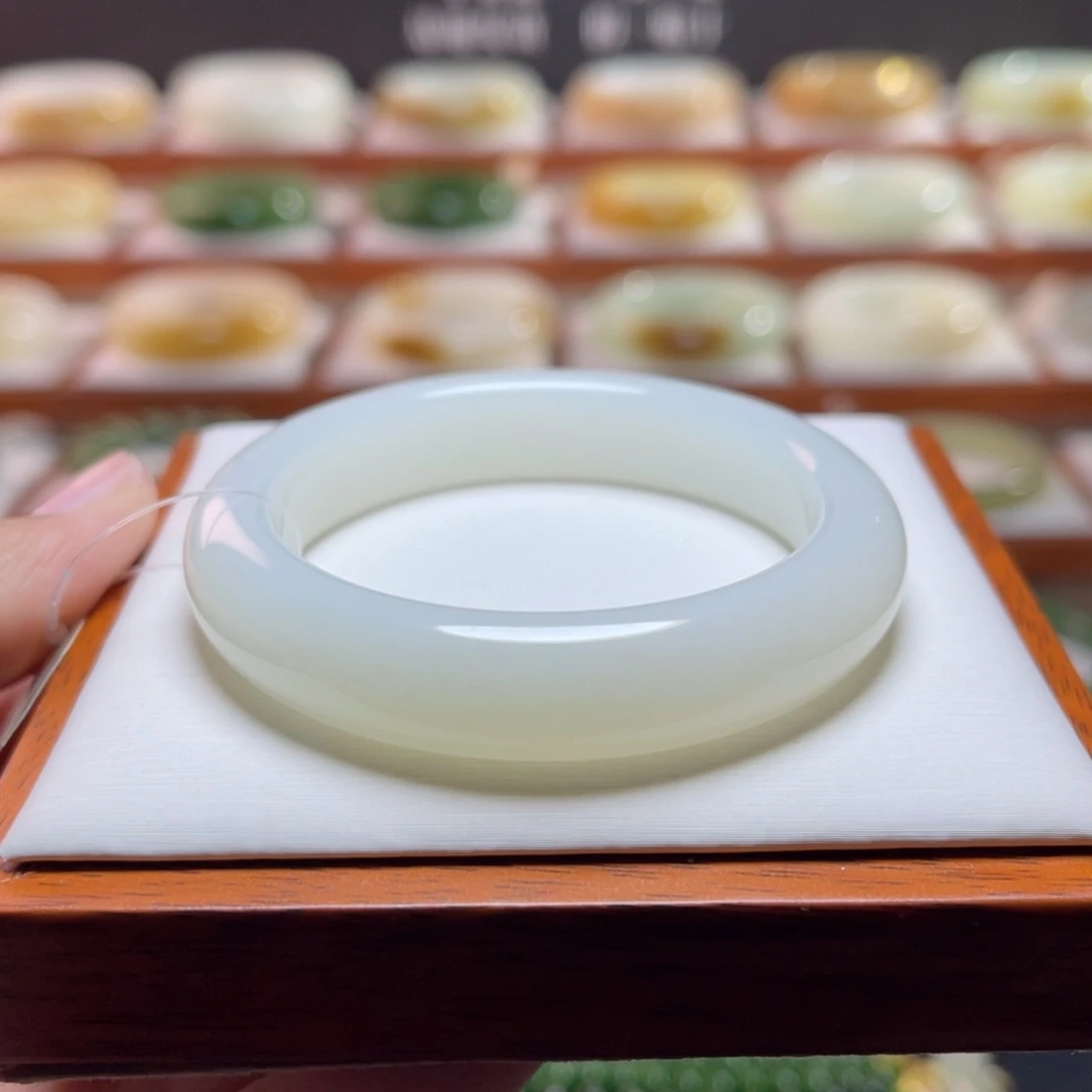 【闪购商品】和田玉手镯未镶嵌