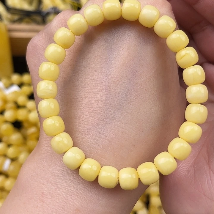 琥珀未镶嵌颈饰琥珀