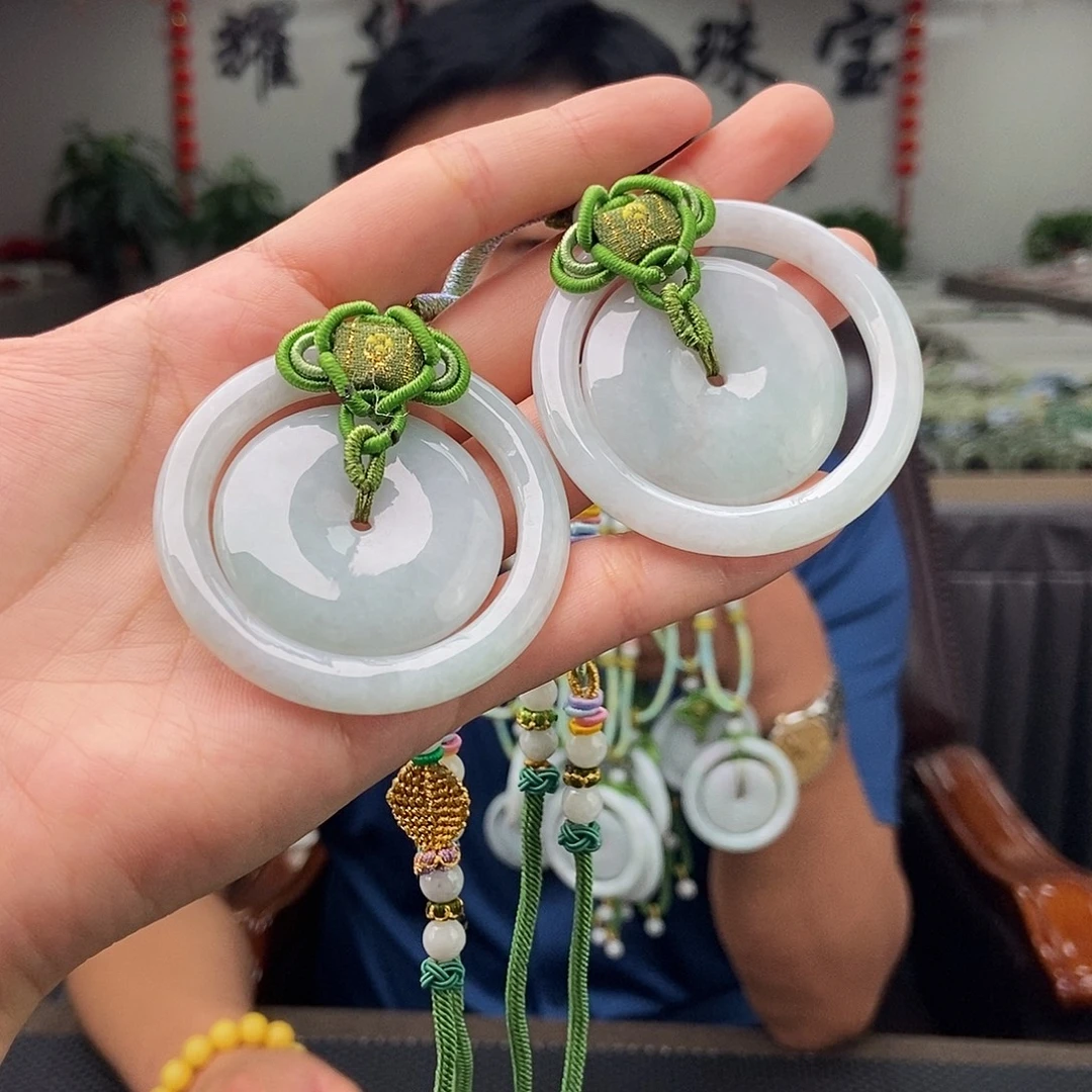 翡翠未镶嵌颈饰颜色多样性发拍一发一