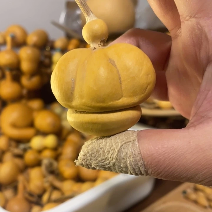 抽钱袋手把一把抓残皮