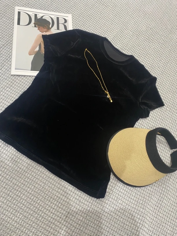 夏款丝绒短袖休闲圆领