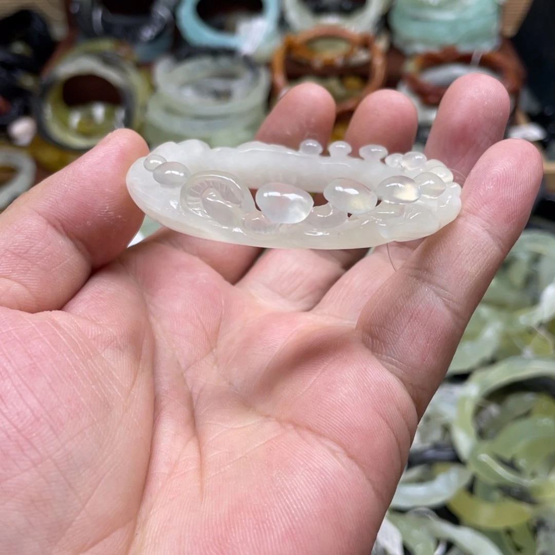 蛇纹石玉未镶嵌手镯