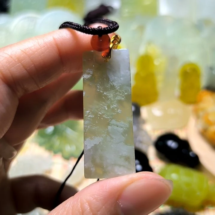 岫玉吊坠(不含链)未镶嵌Y**?