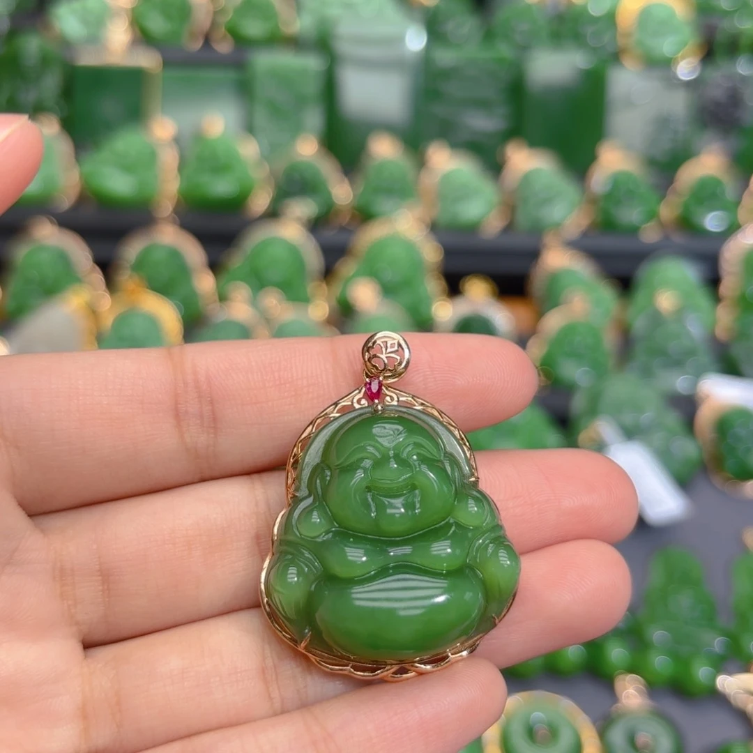 颈饰18K金镶嵌和田玉（碧玉）