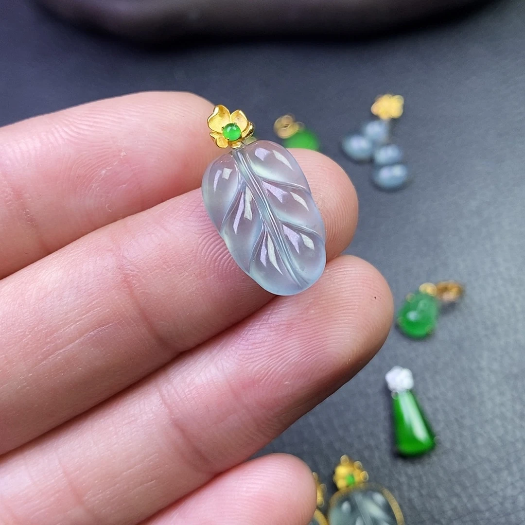 吊坠(不含链)18K金镶嵌翡翠