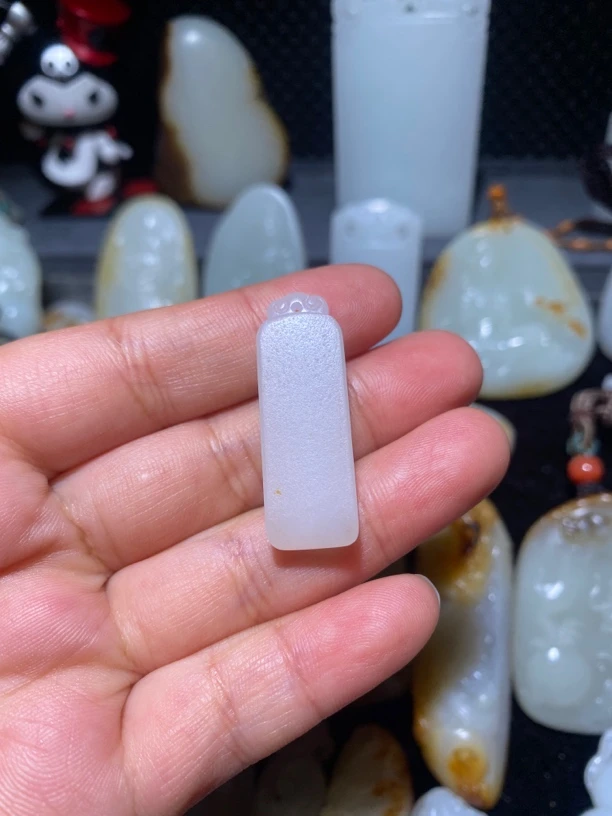 新疆和田玉无事牌