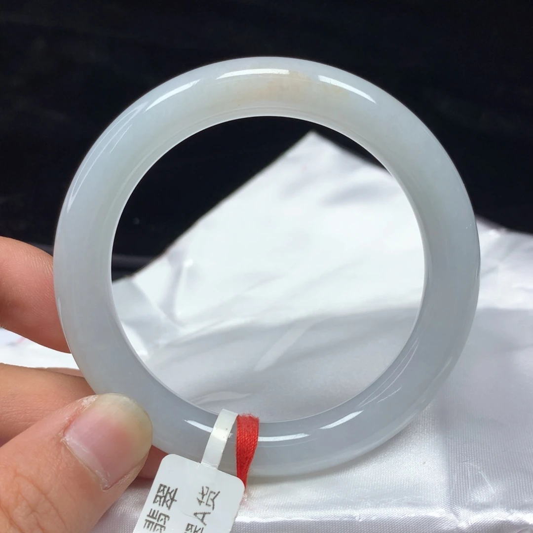 翡翠手镯（圆镯）未镶嵌54.1