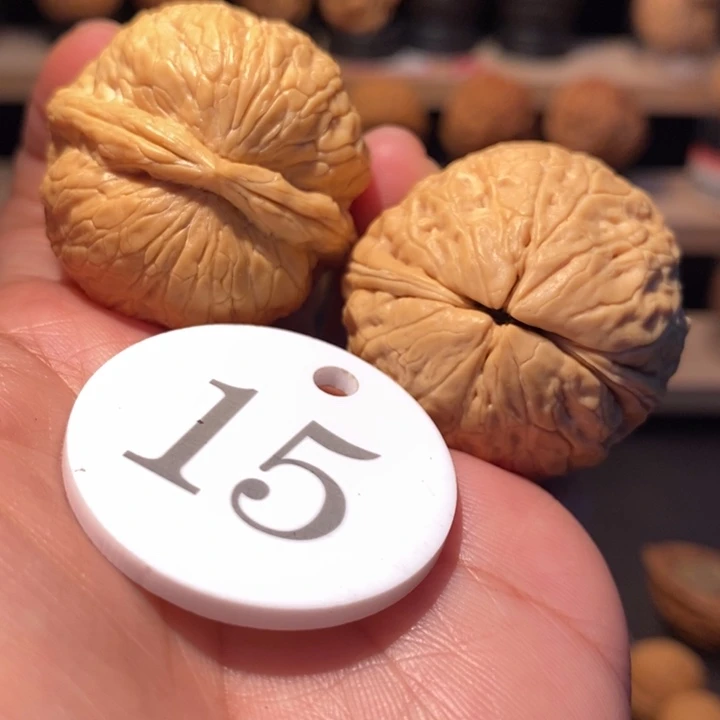 张***子木质类玲珑蛇皮球37尺寸，货头对