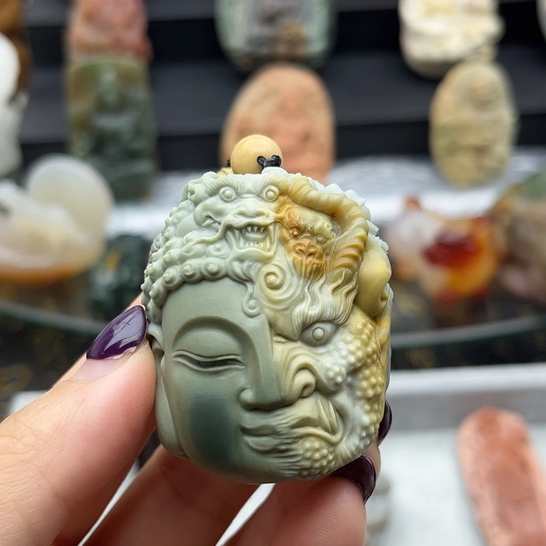 颈饰未镶嵌石英质玉