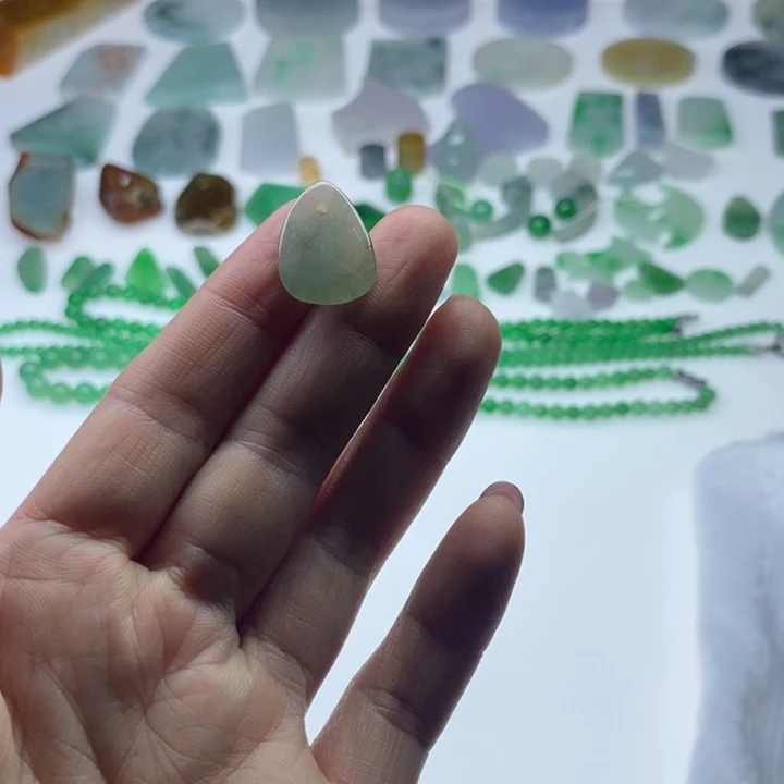 翡翠未镶嵌挂件天然翡翠