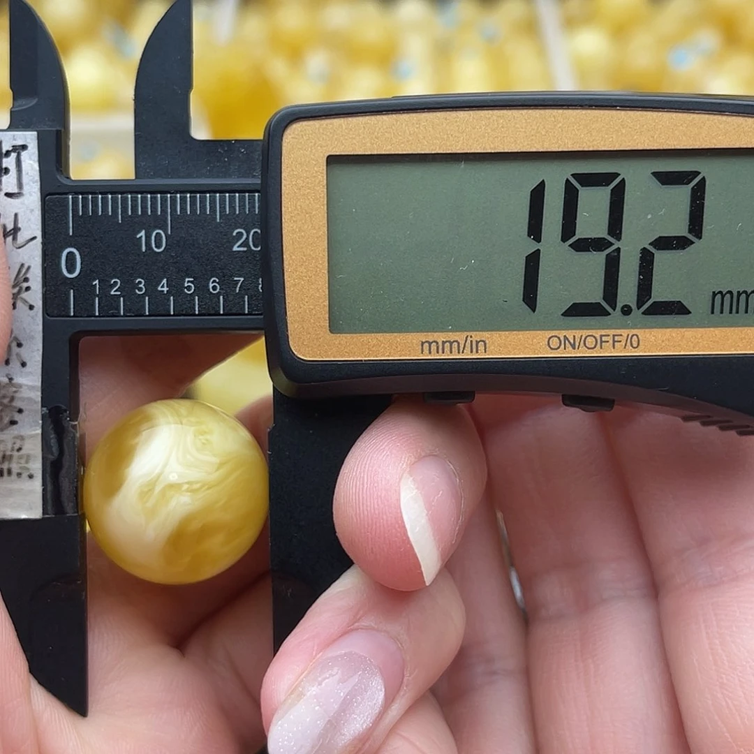 裸石琥珀未镶嵌?***?蜜蜡圆珠鸽