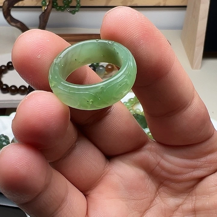 月***儿和田玉未镶嵌手链