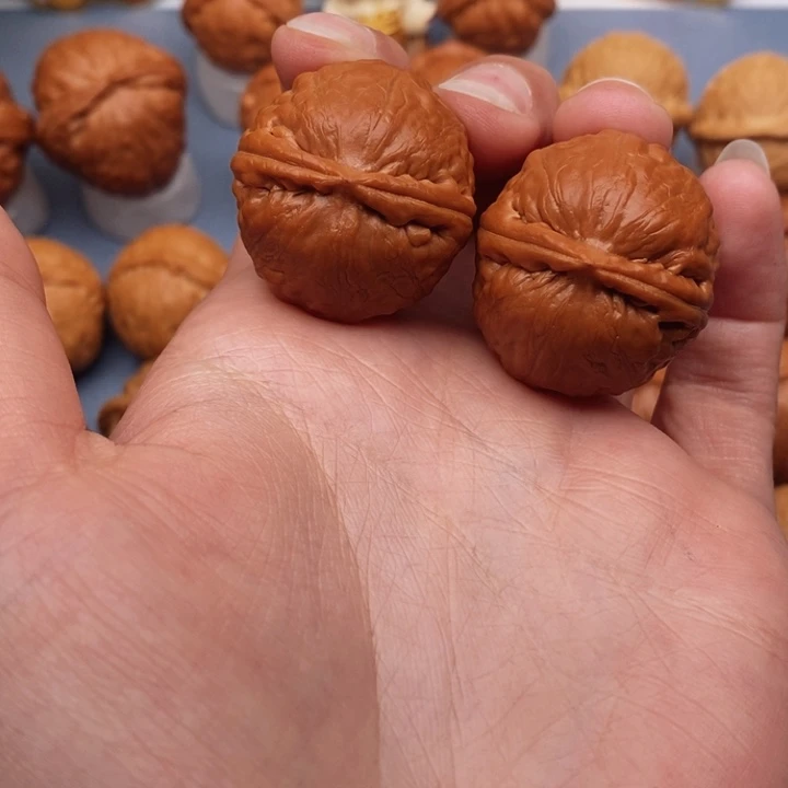 文玩核桃把件麒麟珠