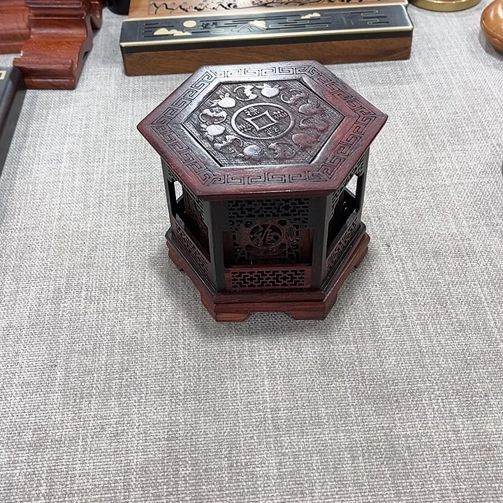 手工艺品琉璃红木工艺品雕刻工艺微暇