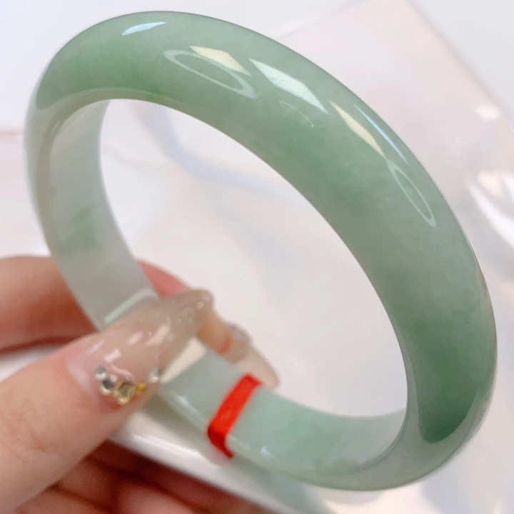 【闪购商品】翡翠手镯未镶嵌62+圈